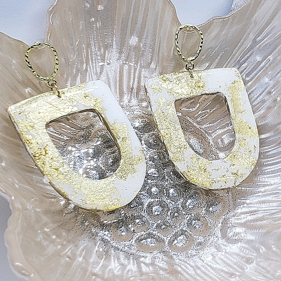 Acrylic coated clay earrings - Picture 3 of 6
